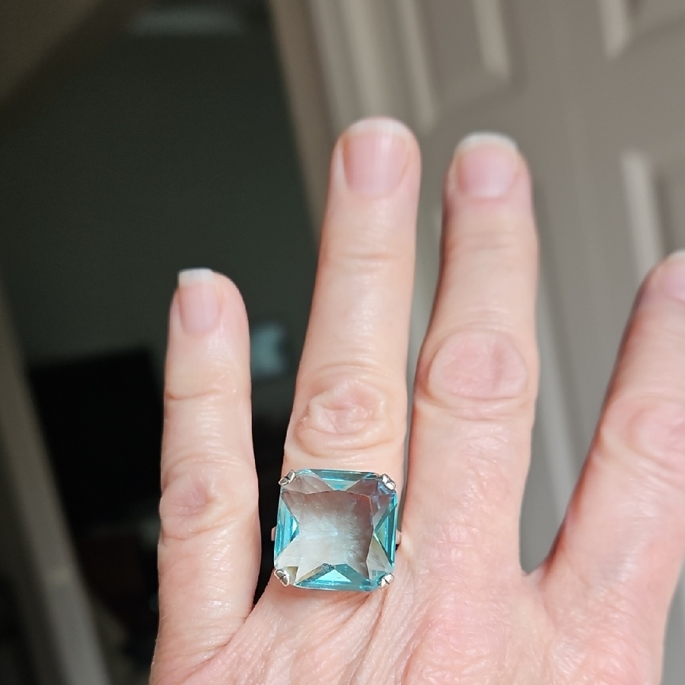 Elegant Sterling Silver Blue Glass Ring